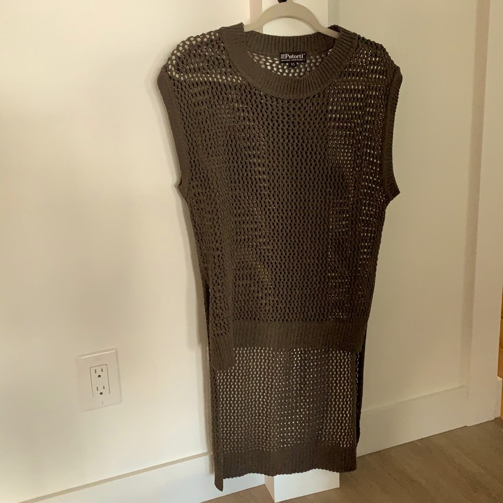 Knit sleeveless tunic in olive